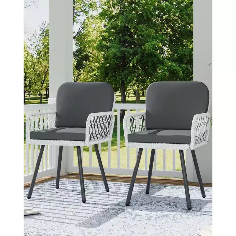 Chaises de salle à manger empilables en osier beige avec coussins, lot de 4 (1 personne chacune)